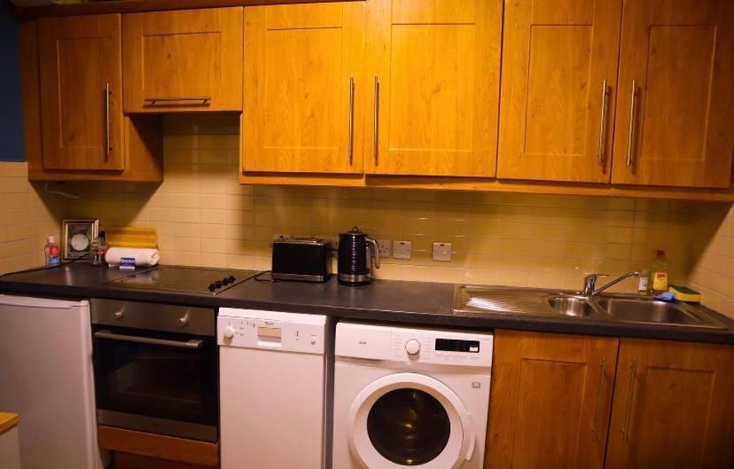 Shop Street Apartment غالواي المظهر الخارجي الصورة