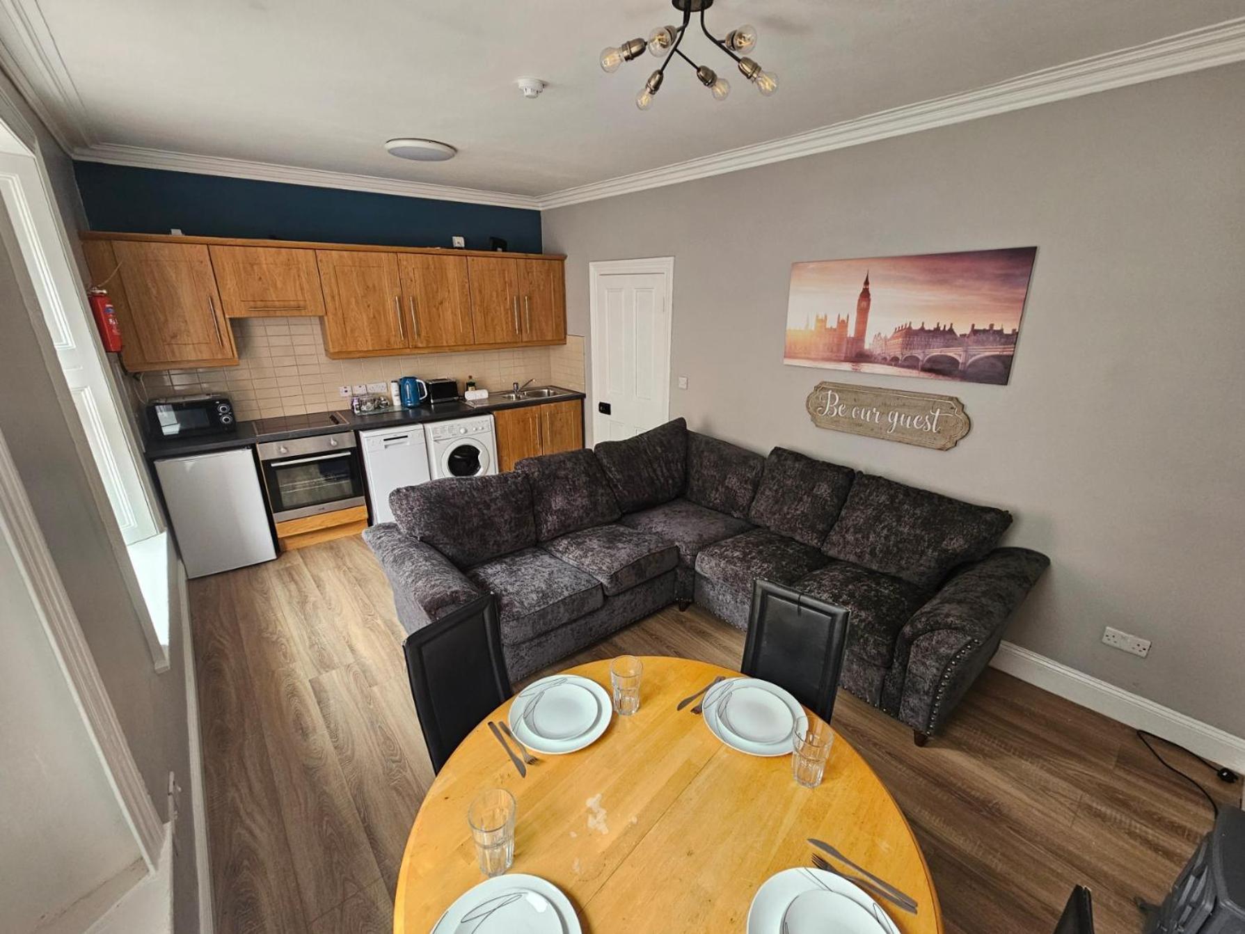 Shop Street Apartment غالواي المظهر الخارجي الصورة